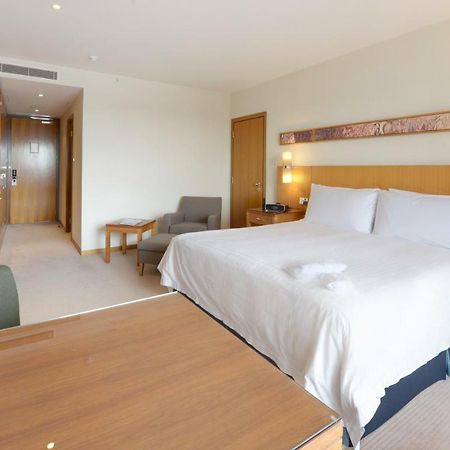 Canary Riverside Plaza Hotel London Ngoại thất bức ảnh A room at the hotel