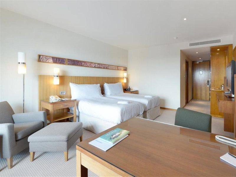 Canary Riverside Plaza Hotel London Ngoại thất bức ảnh A room at the hotel