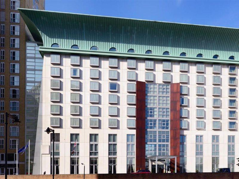 Canary Riverside Plaza Hotel London Ngoại thất bức ảnh The new building of the University of East London