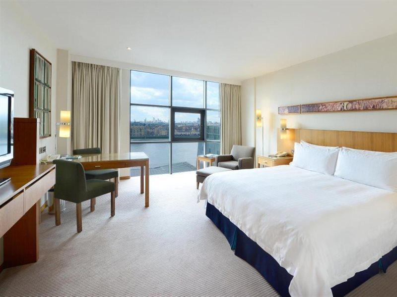 Canary Riverside Plaza Hotel London Ngoại thất bức ảnh A room at the InterContinental Sydney