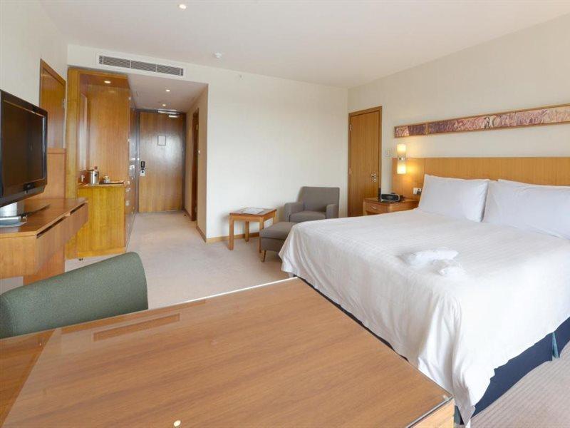 Canary Riverside Plaza Hotel London Ngoại thất bức ảnh A room at the hotel