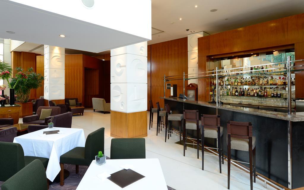 Canary Riverside Plaza Hotel London Ngoại thất bức ảnh The bar at the restaurant