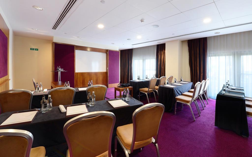 Canary Riverside Plaza Hotel London Ngoại thất bức ảnh Meeting room