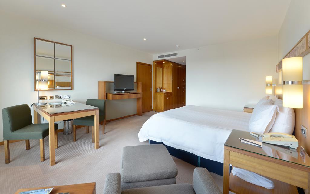 Canary Riverside Plaza Hotel London Ngoại thất bức ảnh A room at the InterContinental London The O2