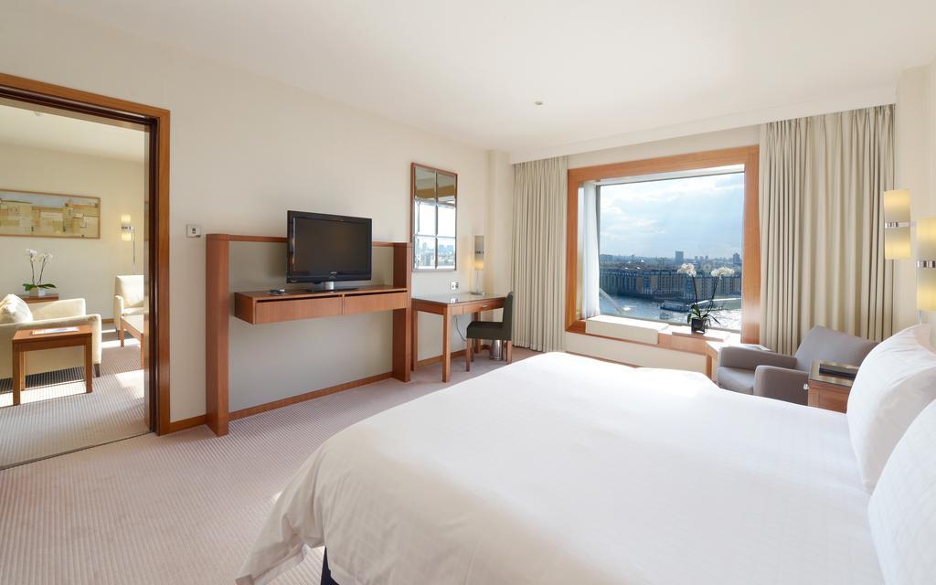Canary Riverside Plaza Hotel London Ngoại thất bức ảnh A room at the InterContinental London - The O2