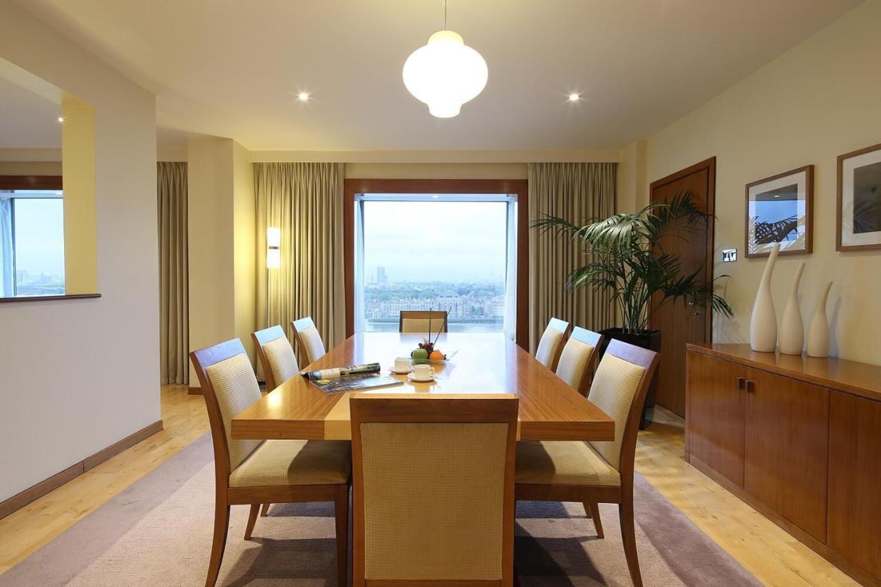 Canary Riverside Plaza Hotel London Ngoại thất bức ảnh A dining room